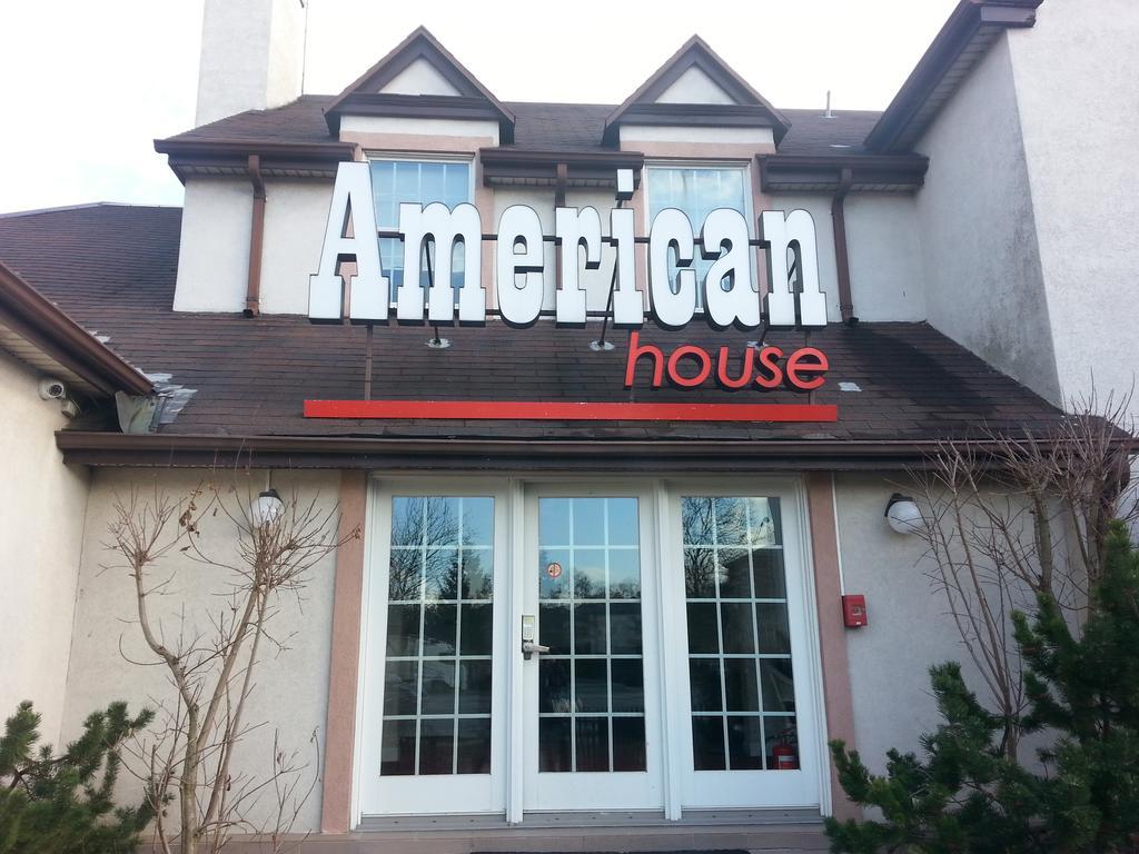 American House Pulawska Варшава Экстерьер фото